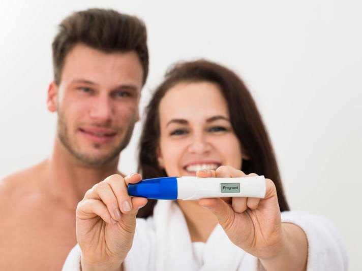 couple pregnancy test